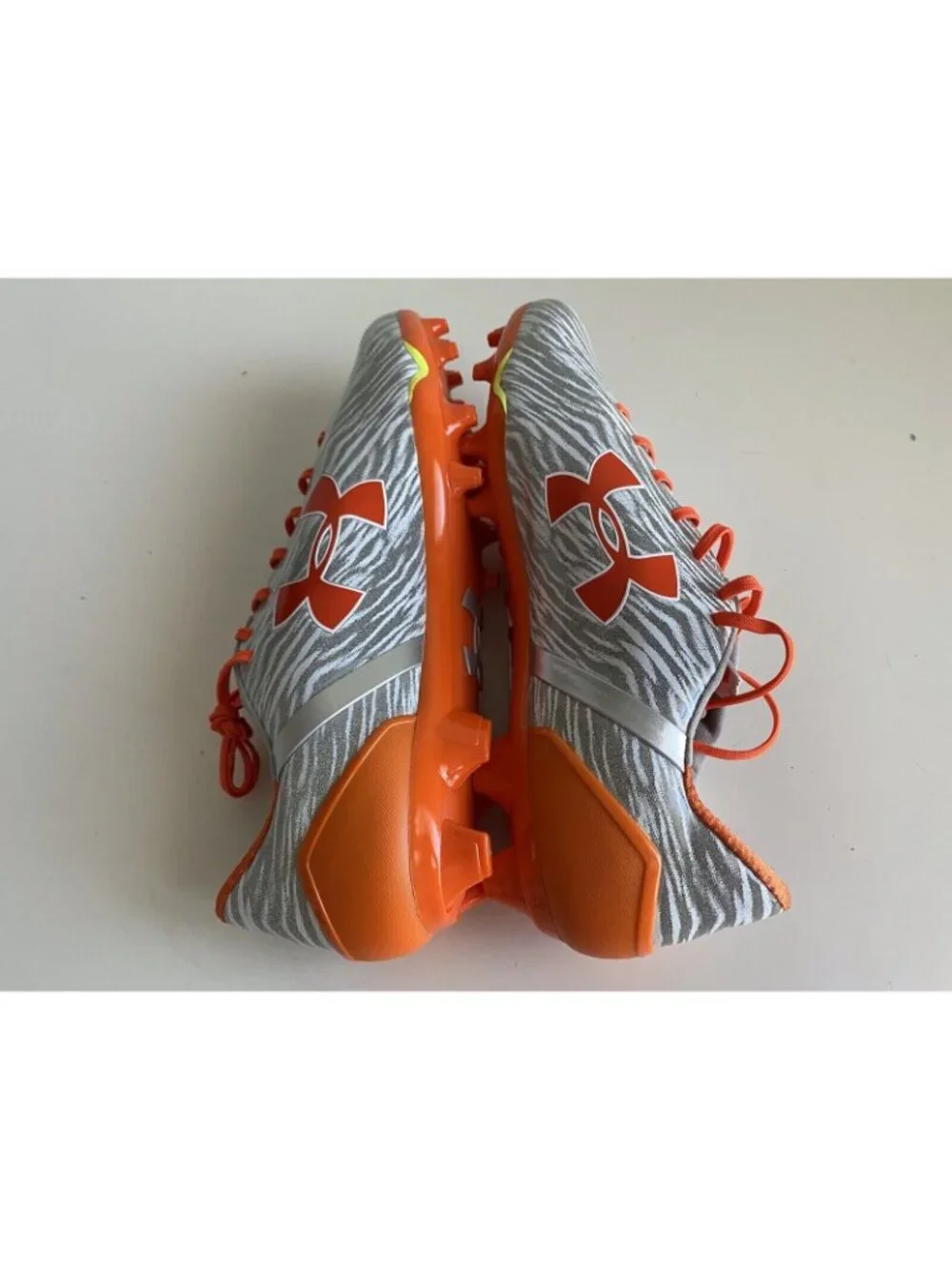 Men’s Sz 15 UNDER ARMOUR UA SPOTLIGHT MC FOOTBALL CLEATS 1287488-180 ORANGE/GRAY